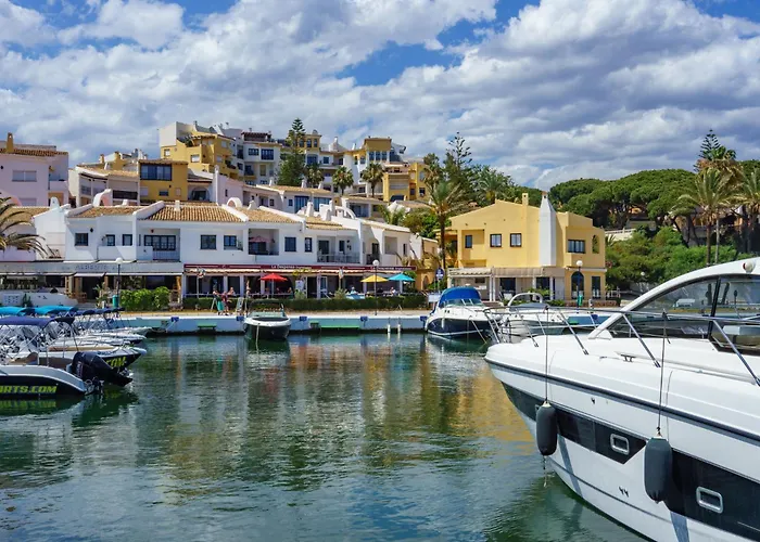 Unica By Interhome * 푸엔히롤라